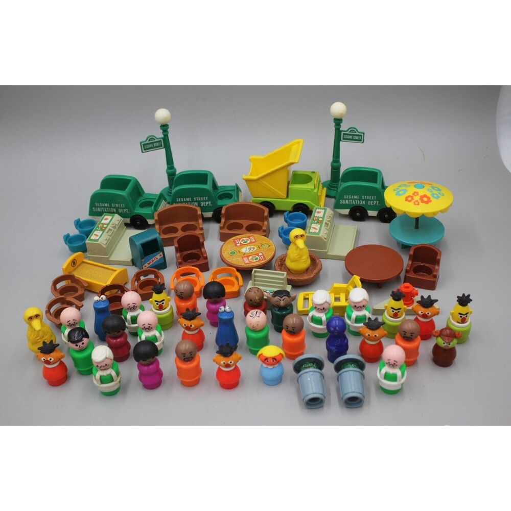 LOT 62 pcs Fisher Price Little People Sesame Street Playset Vintage Characters